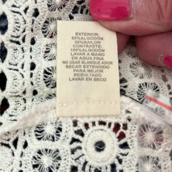 NWT Hem & Thread Women’s Cream Lace Blouse Size Small - Picture 12 of 12